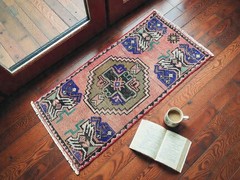 Handwoven Wool Kilim Rug, Small Vintage Turkish Oushak 1,4 x 2,8 ft