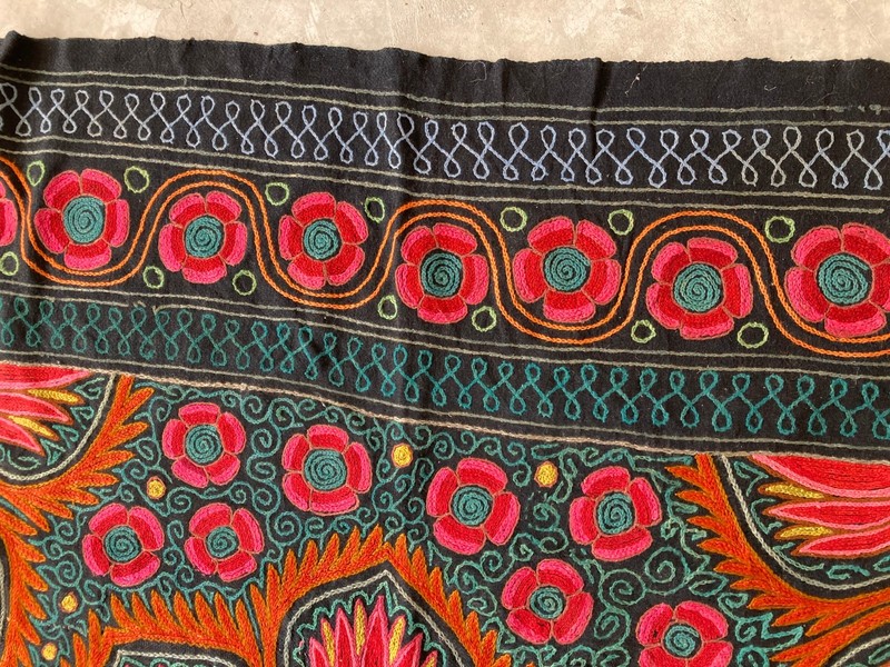 Vintage Handmade Uzbek Suzani Crewel Floral Embroidery Floor Rug 237x197 cm gallery