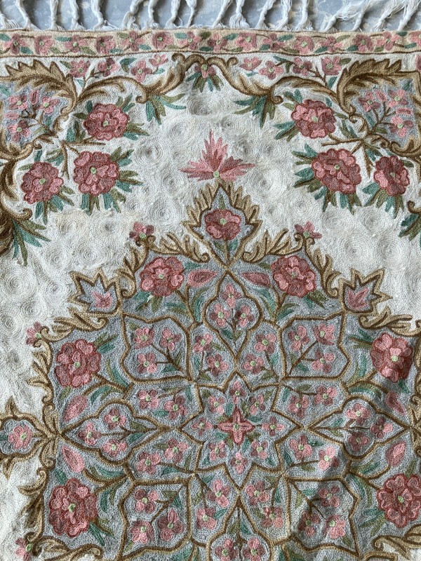 Vintage Handmade Kashmiri Floral Medallion Crewel Wool Area Rug87x56 cm gallery