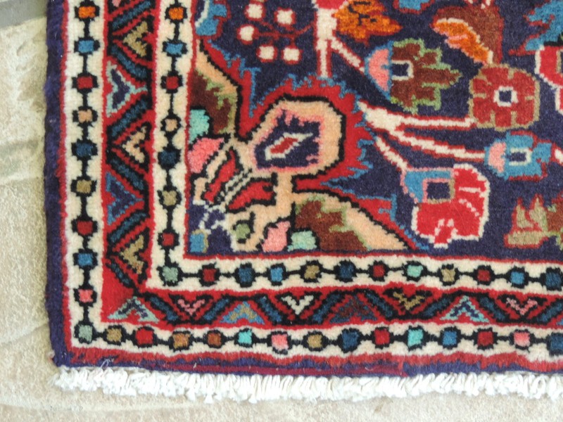25" x 31" Handmade Sarouk Wool Rug gallery