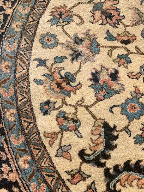 Beautiful Heriz Hand Knotted /Wool 8ft Round gallery