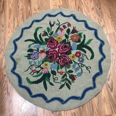 Antique Handmade Floral Rug,36” daimeter,used condition