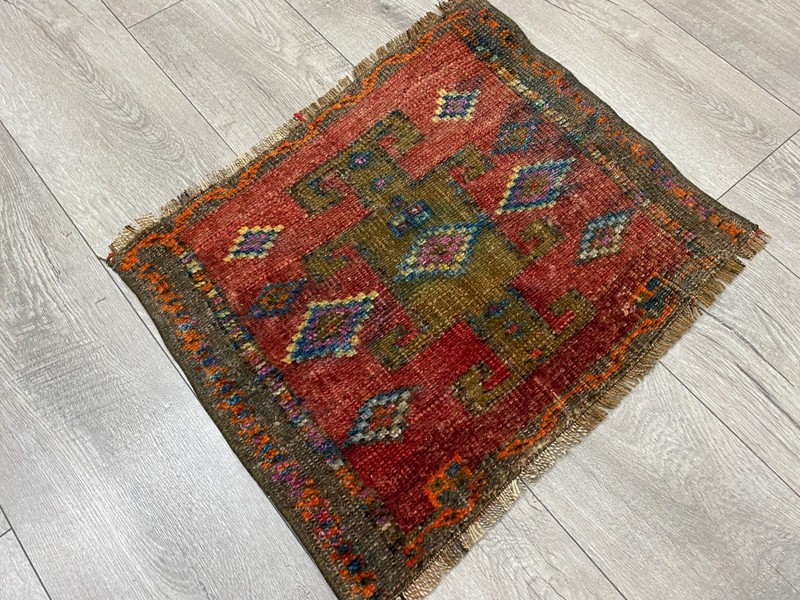 Ethnic Pink Anatolian Tribal Rug Handwoven Turkish Wool Boho Rug 1.5 x 1.9 ft gallery