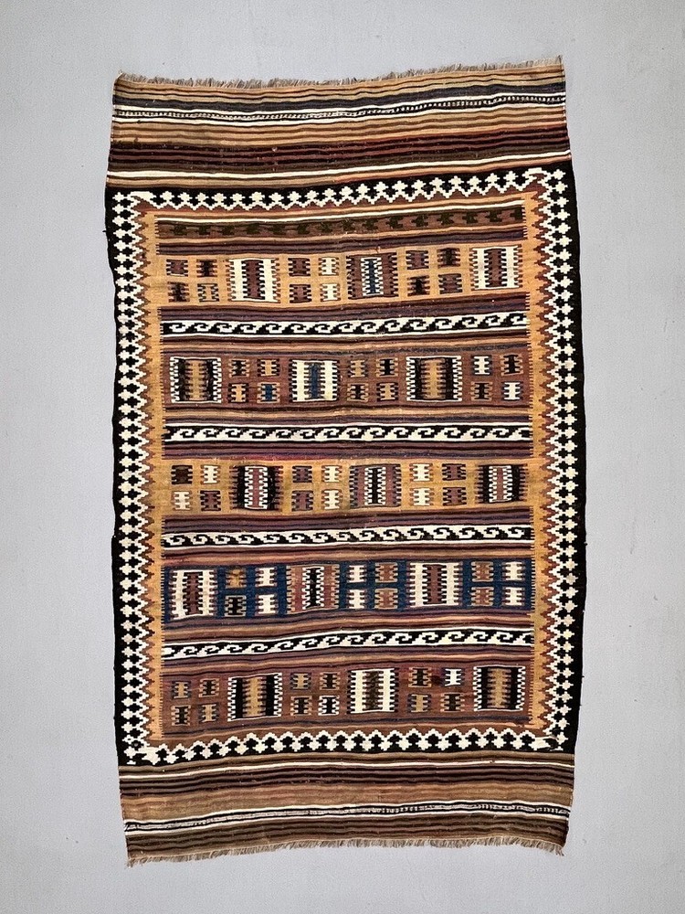 Antique Qasgai Kilim 254x154 cm Wool Kelim Rug Large Red, Black, 2474