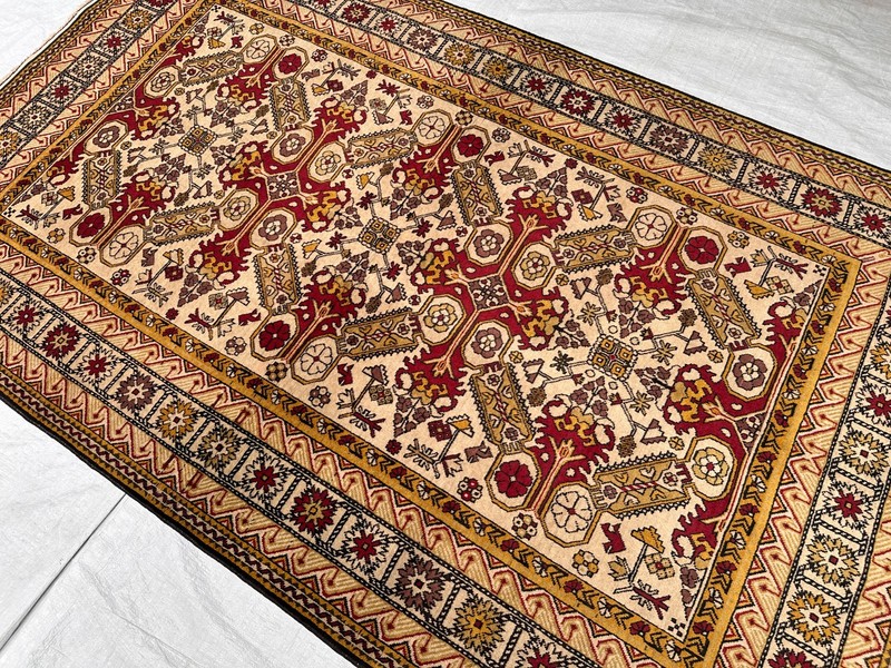 123 X 213 cm COLLECTORS' ITEM Vintage Stunning Super Fine Quality Kazak Carpet gallery
