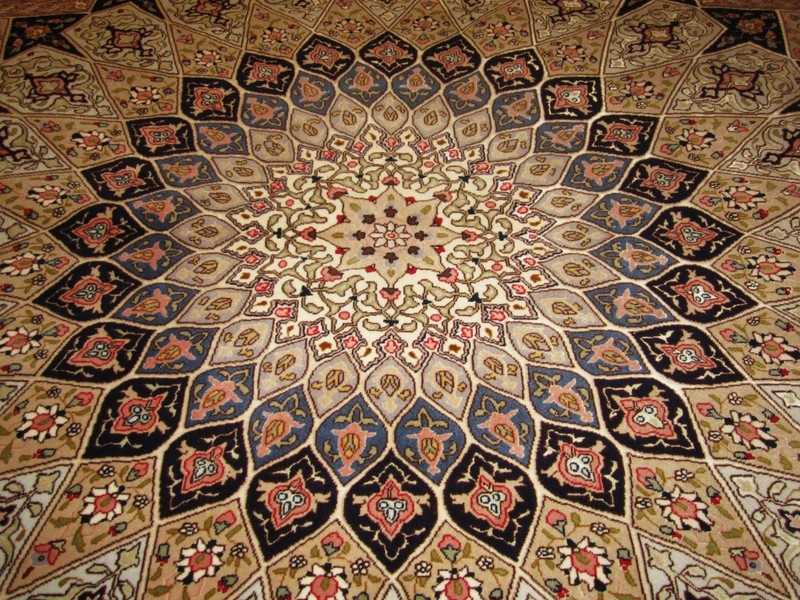 Fine Hand Knotted Rug - Dome Gonbad - 50 Raj - 6'8" x 10' gallery