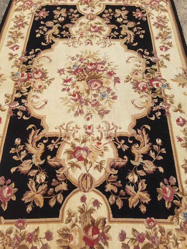 Vintage Handmade French Floral Medallion Needlepoint Wool Rug 177x117 cm gallery