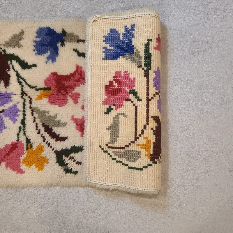 Vintage Hand Made American Hooked Rug Wool ~ Flowers ~ Floral 22" X 42" gallery