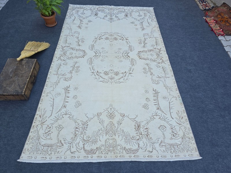 6' x 9' Vintage Wool Oushak Area Rug, Turkish Beige Hand-Knotted Bedroom Rug gallery