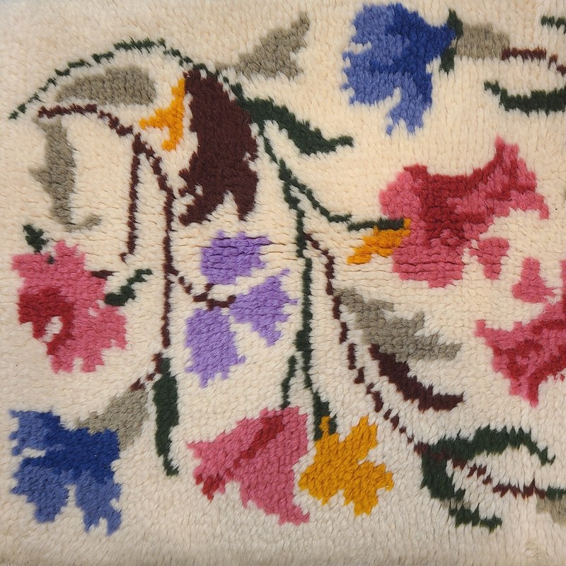 Vintage Hand Made American Hooked Rug Wool ~ Flowers ~ Floral 22" X 42" gallery