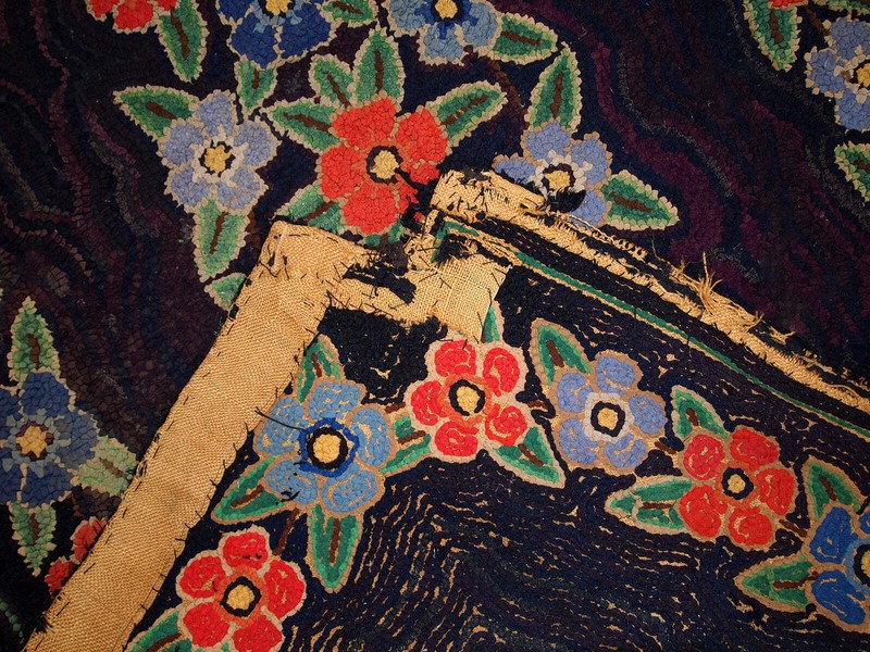Handmade antique American Hooked rug 3.4' x 5.4' (103cm x 166cm) 1920s - 1C677 gallery