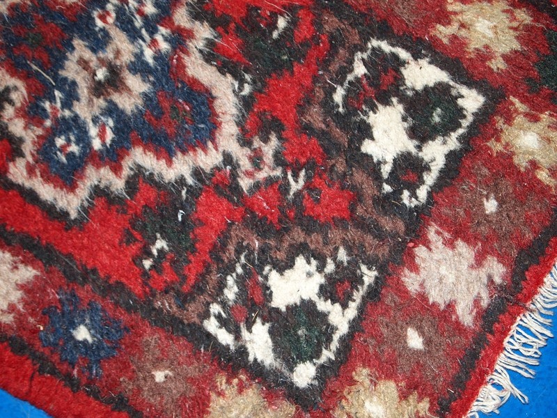 Handmade Vintage Rug 1.3' x 1.9' (40cm x 59cm) 1970s gallery