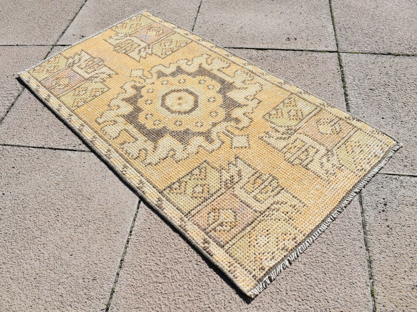 Vintage Turkish Rug 18'' x 33'' Muted Dye Oushak Rug Hand-knotted Wool Rug gallery