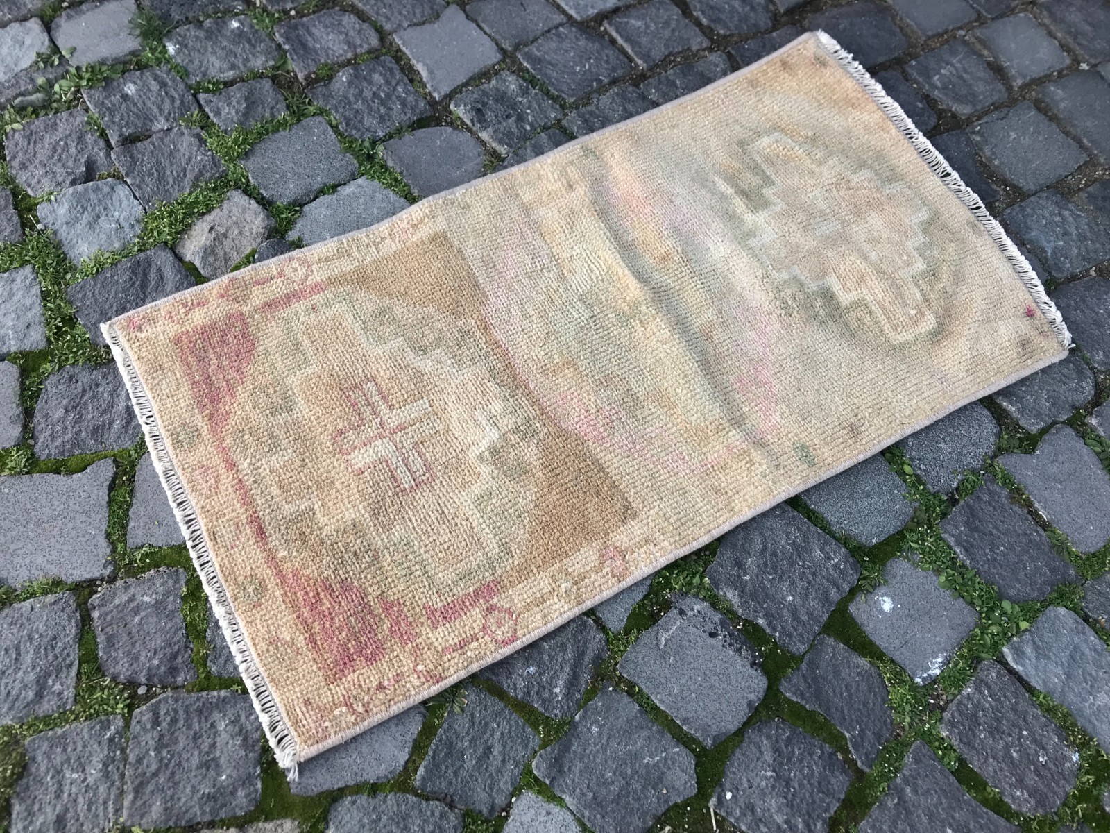 Turkish Vintage Small Rug Handmade Wool Bohemian Bath Mat Rug 1,5 x 2,7 ft gallery