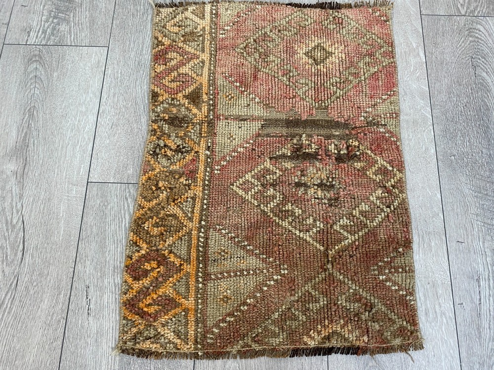 Bohemian rug, Square rug, Turkish vintage rug, Small rug, Wool rug, 1.4 x 2.0 ft
