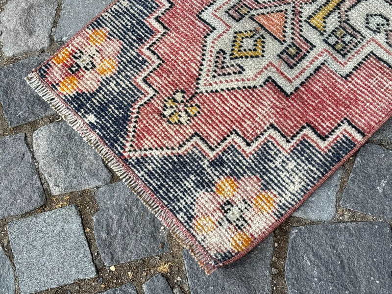 Vintage handmade rug,Turkish small rugs,Bohemian wool rug, Doormats 1,2 x 2,4 ft gallery
