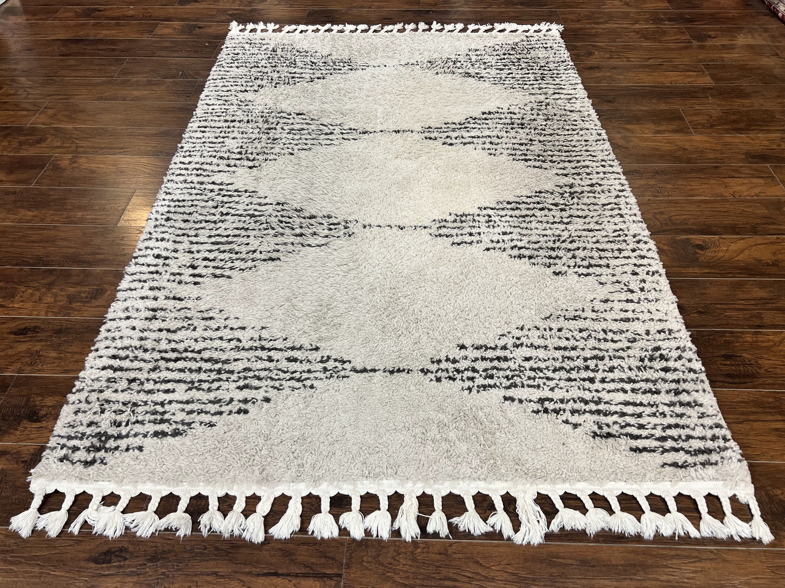 Shag Rug 5x8 Off White Black Modern Contemporary Area Rug Moroccan Style nuLoom gallery