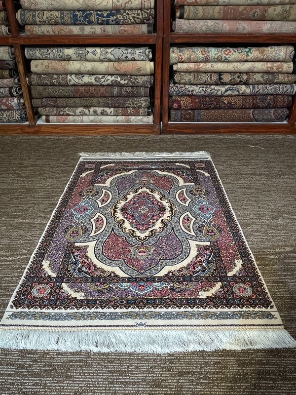 Silk Rug 3 x 5 ft High Quality Floral Medallion Design Soft 91 x 152 cm gallery
