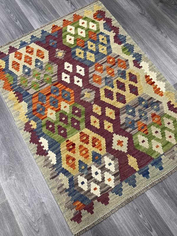 Vintage Kilim Traditional Hand Made Oriental Wool Kilim 3ft11inx2ft7i 120cmx90cm gallery