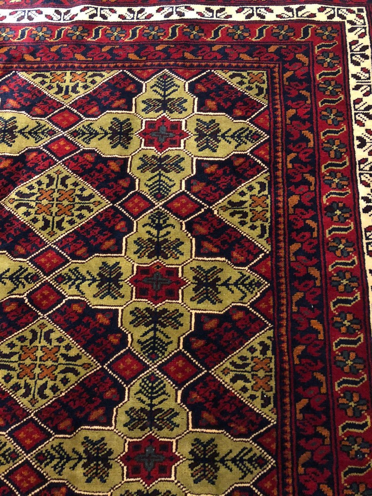 Stunning super fine hand knotted rug 7’ X 10’
