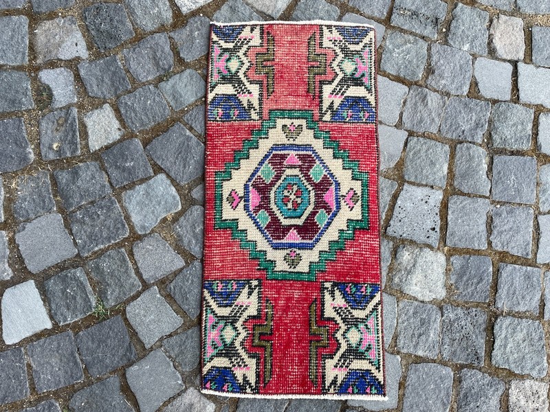 Turkish Vintage Small Rug Handmade Wool Bohemian Bath Mat Rug 1,2 x 2,6 ft gallery