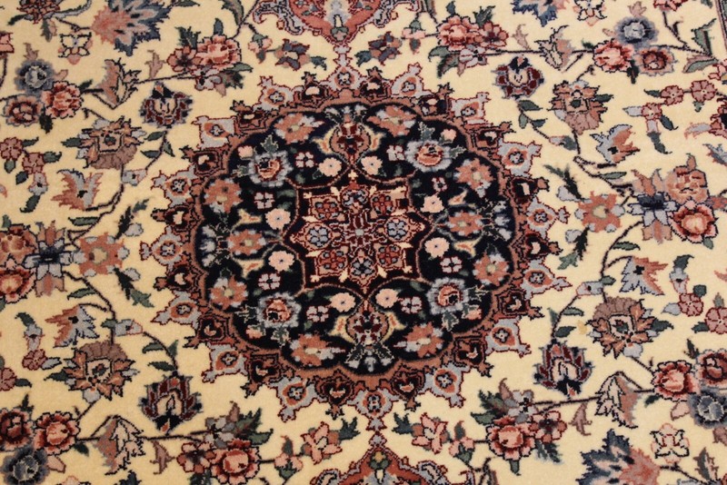 Fine Quality High Knots Per Square inch Handmade Natural WOOL 4' x 6' BEIGE RUG gallery