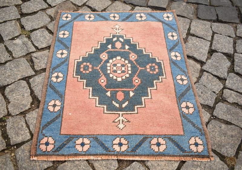 TURKISH RUG 21'' x 25'' VINTAGE ANATOLIAN HAND KNOTTED OUSHAK RUG MUTED DYE RUG gallery