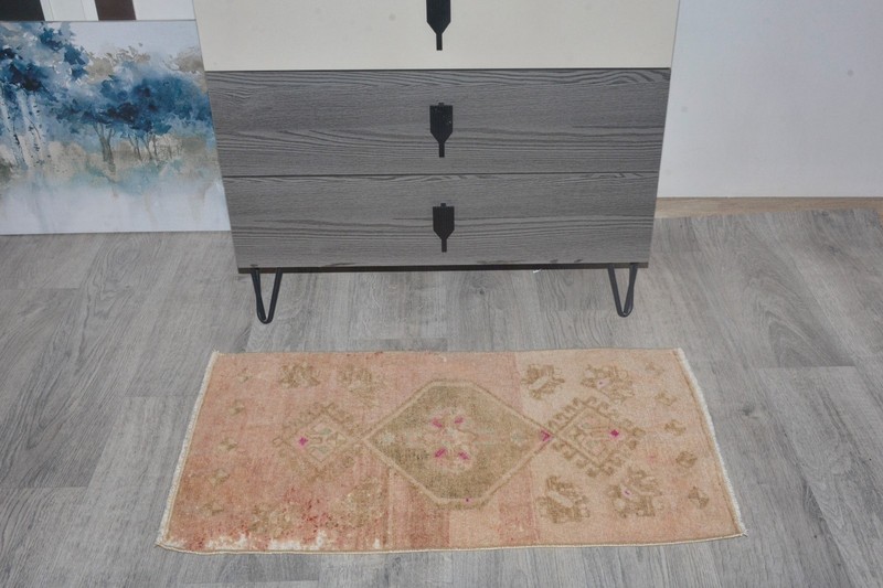 Vintage Turkish Mini Rug 1'7x3'1 ft | Small Oushak Rug | Distressed Doormat gallery