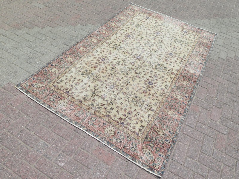 Soft Pink & Beige Large Distressed Vintage Carpet, Handwoven Turkish Rug 63"x96" gallery