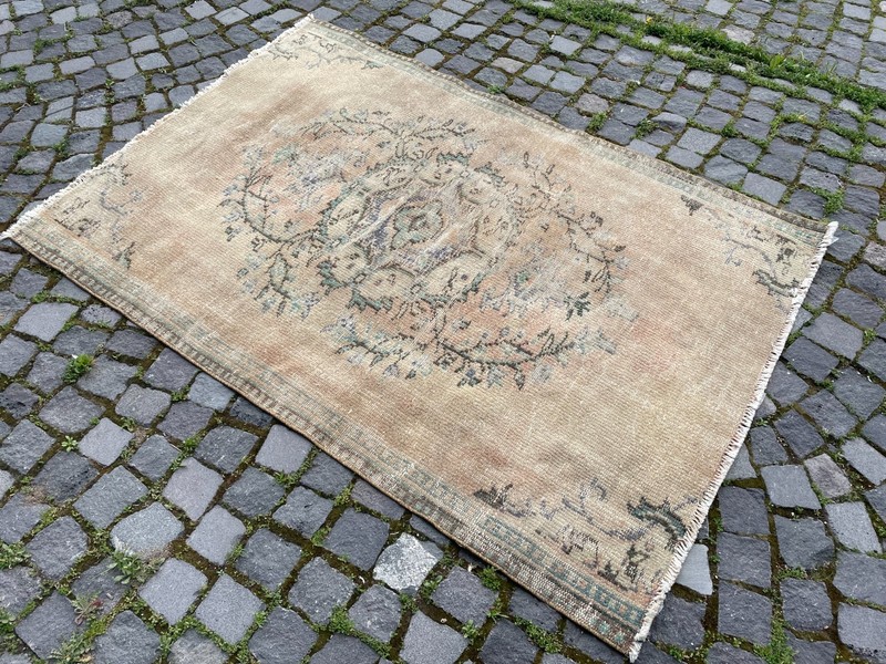 Home Decor Rug, Turkish Vintage Rug, Boho Decor Rug,4,2 x 6,2 ft gallery