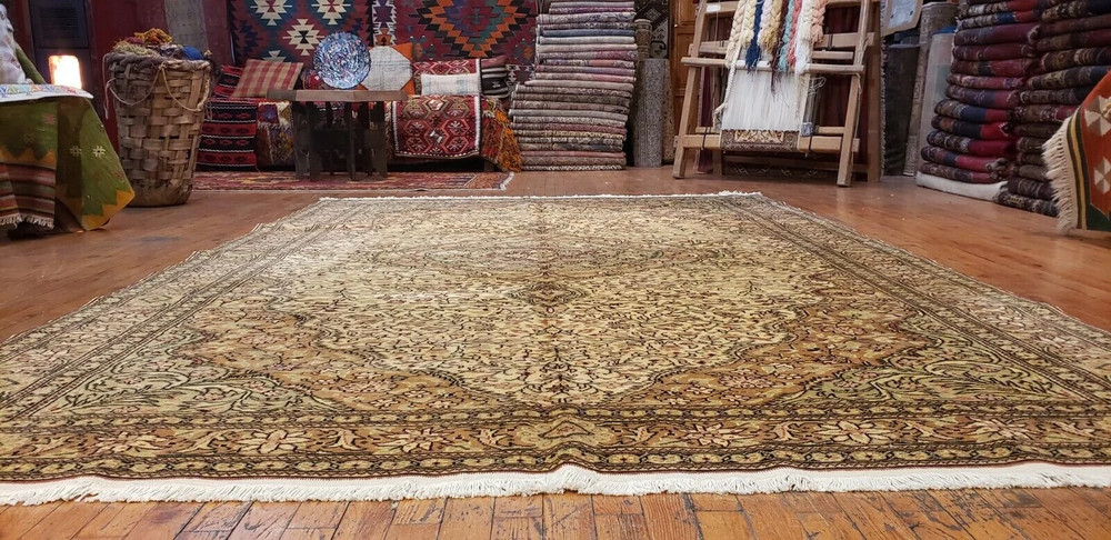 Beautiful Cr1930-1939s Antique Muted Natural Dye Armenian Hereke Rug 6'6"×9'9"