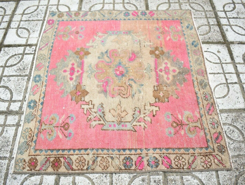 Turkish Rug 27'' x 25'' Vintage Small Rug Anatolian Oushak Wool Low Pile Rug gallery