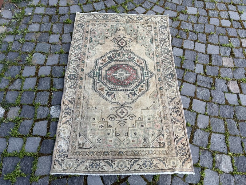 Wool rug, Area rug, Vintage rug, Turkish rug, Bohemian rug 2,9 x 4,6 ft gallery
