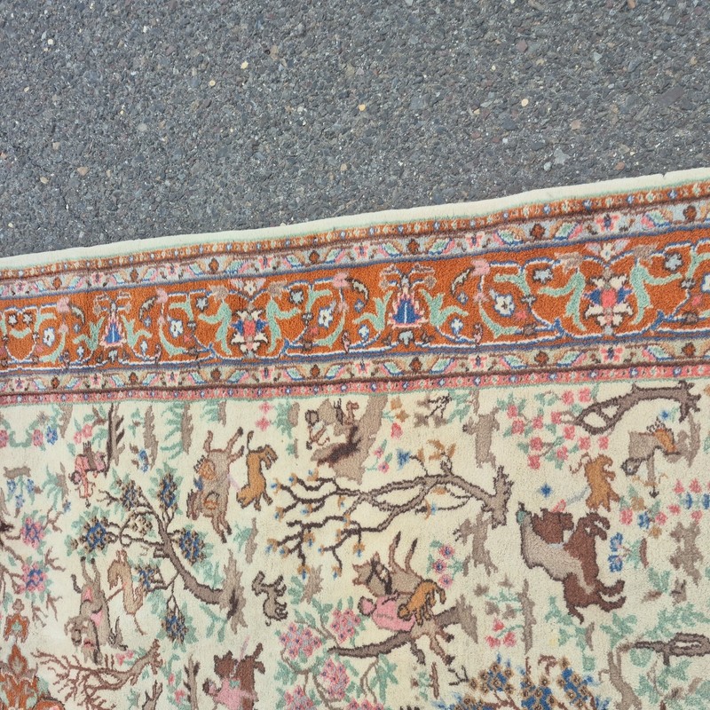 Tabris 6' X9.5' ft On Very Good Condition semi antique Knotted Animals Nice gallery