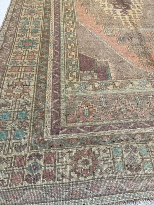 Oriental Hand-Knotted Wool Gallery Size Turkish Oushak Beige/Green 6' x 9'10" gallery