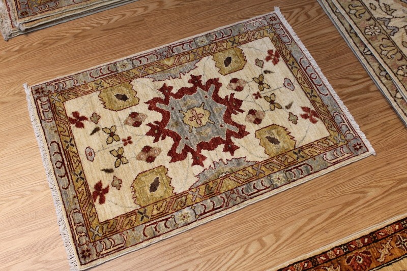 _HANDMADE-RUG-2' x 3' Agra Design made out of natural wool- dyes throw rug gallery