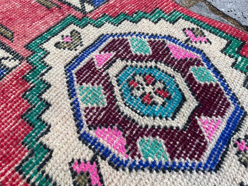 Turkish Vintage Small Rug Handmade Wool Bohemian Bath Mat Rug 1,2 x 2,6 ft gallery