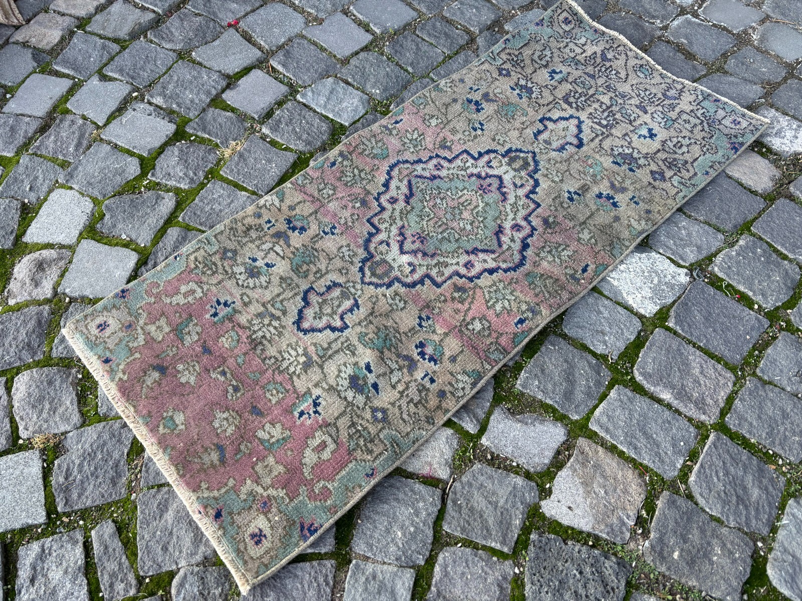 Turkish Small ug, Vintage rug, Handmade wool rug, Entryway rug 1,5 x 3,6 ft gallery