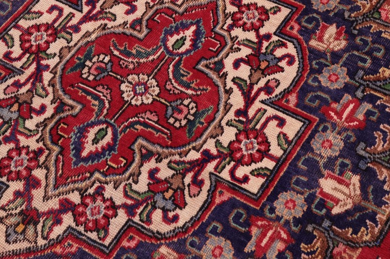 Vintage 9'10" x 12'7" Hand-Knotted Wool Area Rug - Traditional Medallion Style gallery