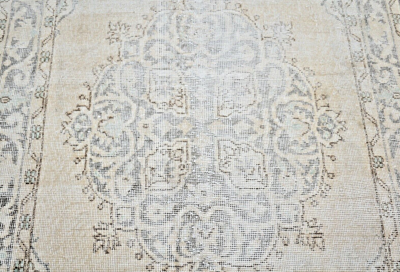 Turkish Rug 44'' x 84'' Vintage Anatolian Oushak Rug Muted Dye Hand-knotted Rug gallery