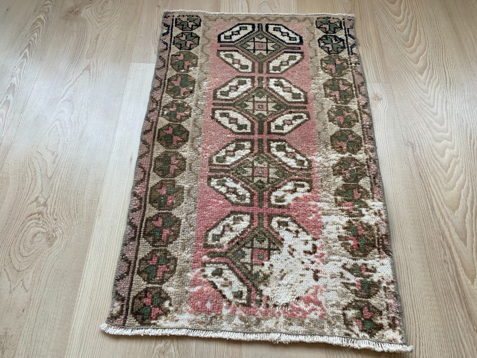 1.5x2.3 ft,Small Pink rug,Faded rug,Oushak Wool rug,Doormat rug, Bath rug,Boho gallery