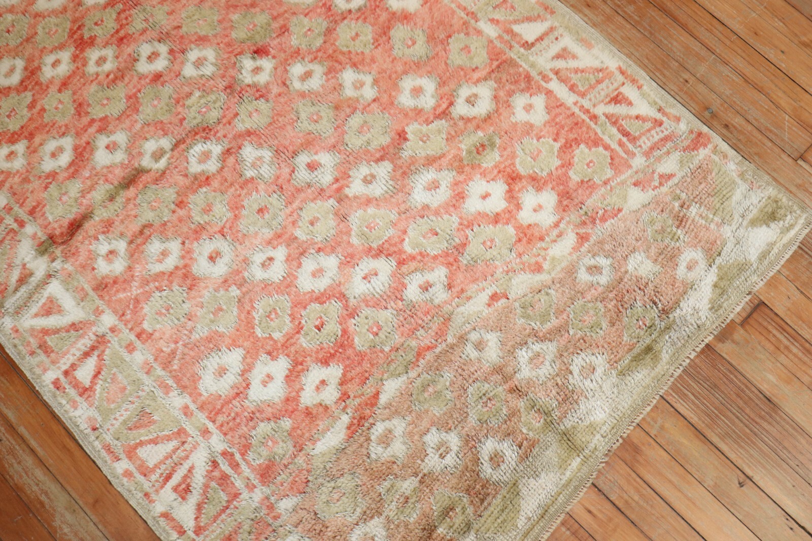 Antique Turkish Angora Oushak Ushak Rug Size 3'8''X5'8'' gallery