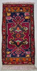 Vintage Turkish Wool Mini Rug 23″x43″ – Hand-Knotted Tribal West Anatolian Rug