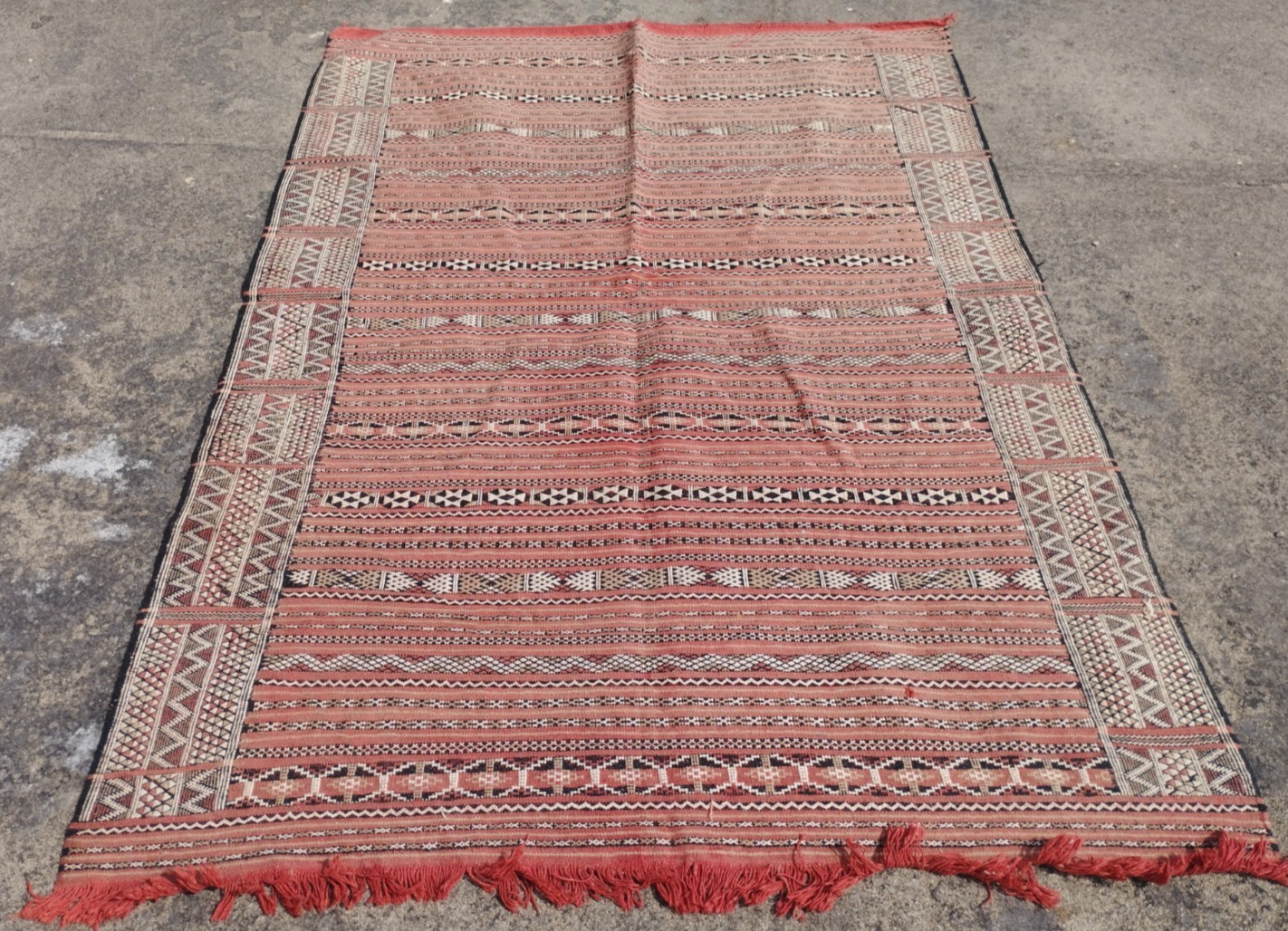 Vintage Handmade Moroccan Berber Wool Kilim Rug Carpet 195x140 cm gallery