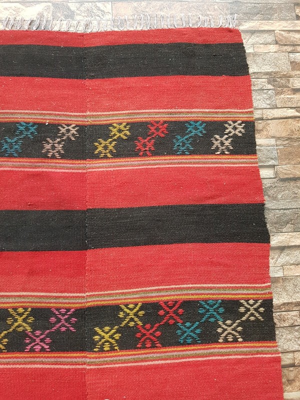 Vintage Handmade Turkish Bohemian Style Wool Kilim Flat-weave Rug 229x167 cm gallery