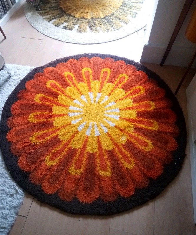 Mid Century Sunburst Rya Rug Rare Round Retro Scandi Scandinavian 1960s 1970s gallery