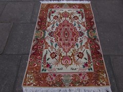 Fine Old Vintage Traditional Hand Made Rug Wool Silk Pink White Rug 153x101cm