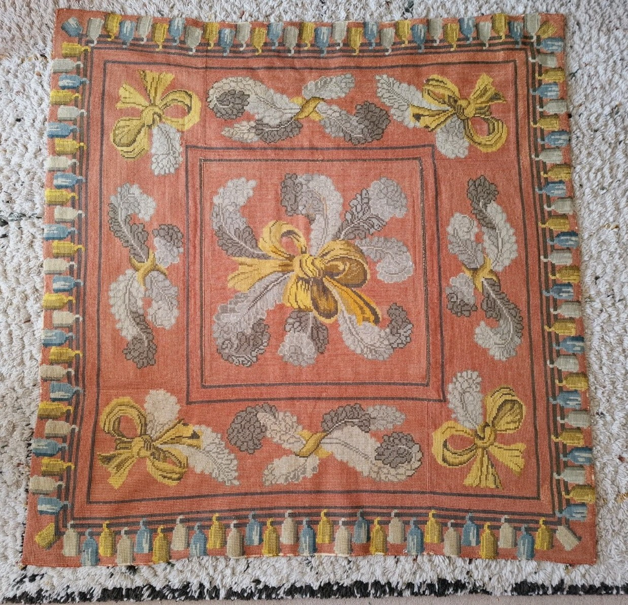 Vintage Antique Wool Needlework Tapestry Rug French Bow Ostritch Feather 1.3msq gallery