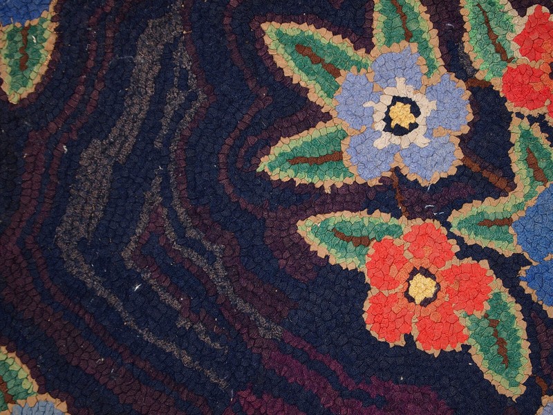 Handmade antique American Hooked rug 3.4' x 5.4' (103cm x 166cm) 1920s - 1C677 gallery