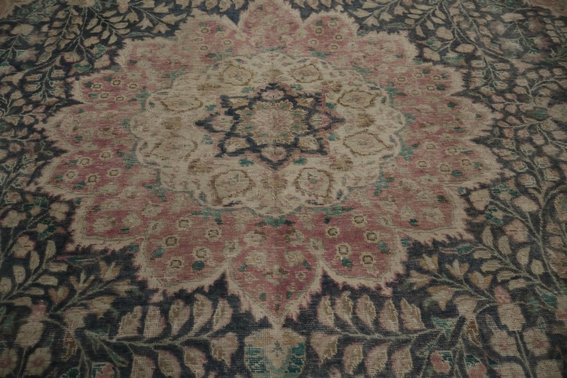 Luxurious Dining Room Area Rug 10x13 with Rich Colors and Floral Motifs Carpet gallery
